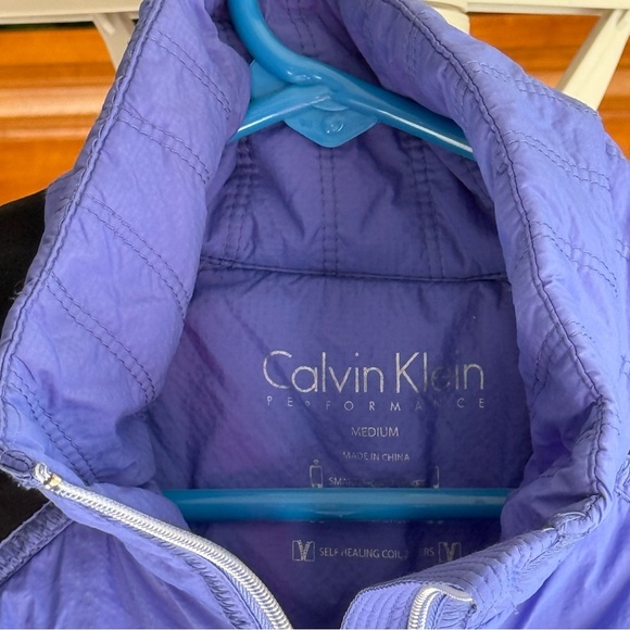 Calvin Klein Lightweight & Comfortable Performance Jacket - Picture 5 of 11